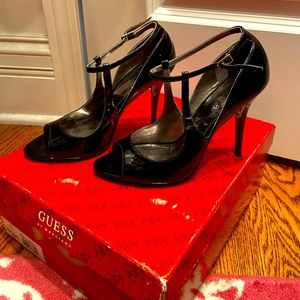 GWNAGA Black Guess Heels 👠